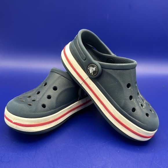 Crocs Slip Resistant Clogs Shoes Blue/White w/Red Stripe Youth Size 9 - Picture 1 of 9
